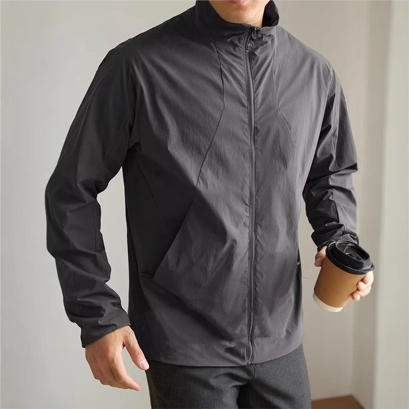 メンズアドベンチャー対応 2025年秋 ハイキングジャケット - Outdoor Adventure Windbreaker のレビューと価格