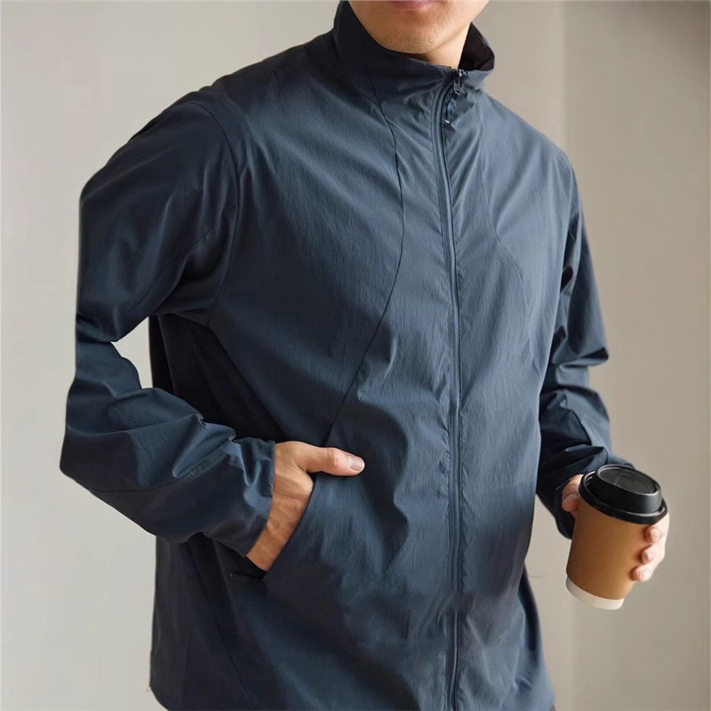 メンズアドベンチャー対応 2025年秋 ハイキングジャケット - Outdoor Adventure Windbreaker のレビューと価格