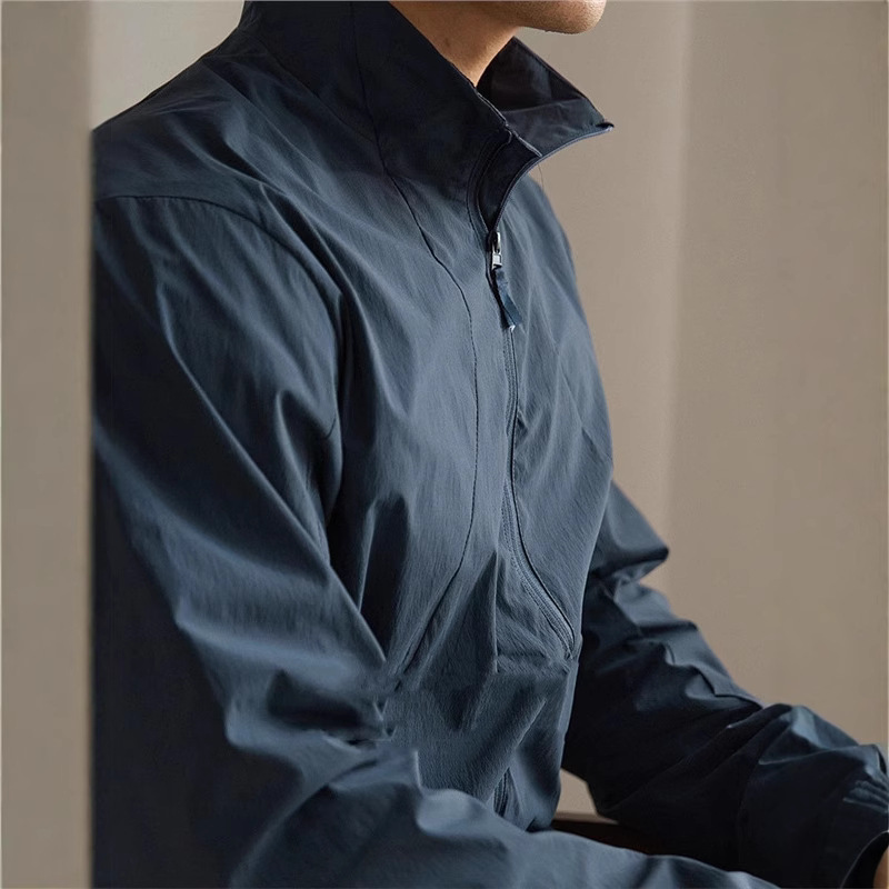 メンズアドベンチャー対応 2025年秋 ハイキングジャケット - Outdoor Adventure Windbreaker のレビューと価格